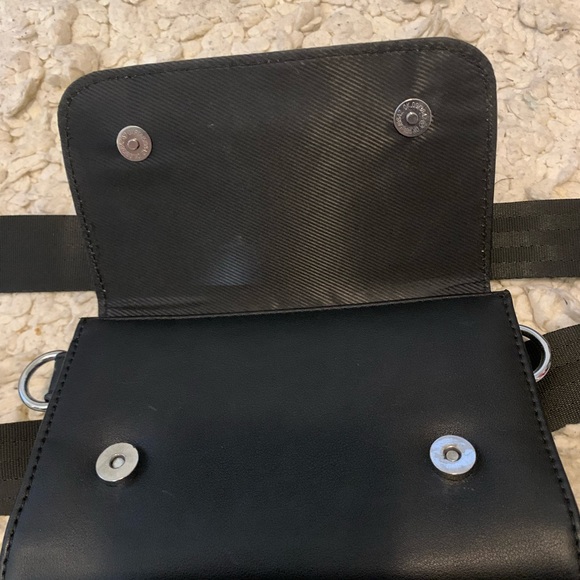 Black & Silver Adjustable Belt Bag Fanny Pack Crossbody Bag - Picture 4 of 5